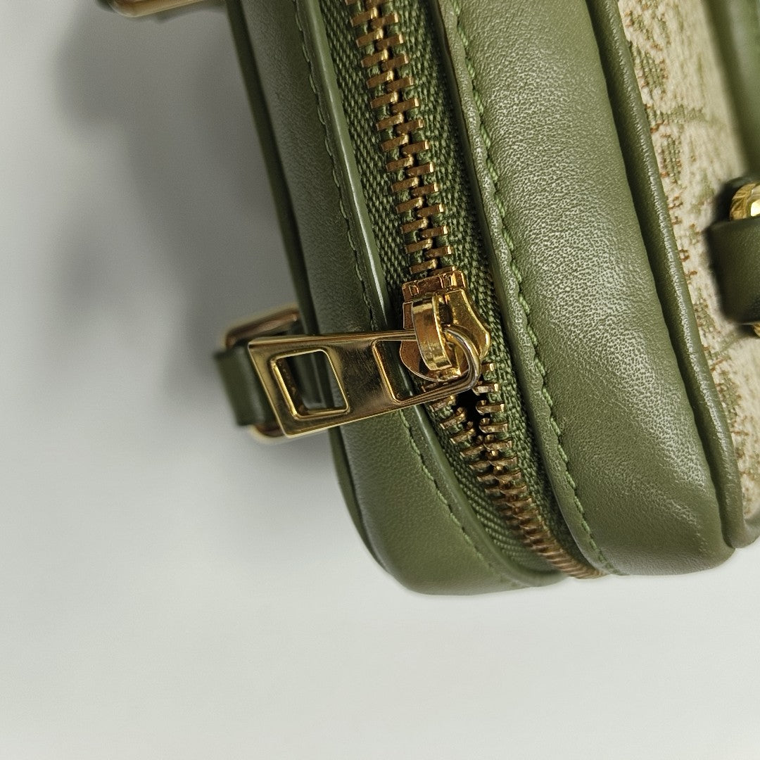 Authenticated pre-owned  Amazona Canvas Beige - Shoulder Bag at Looply
