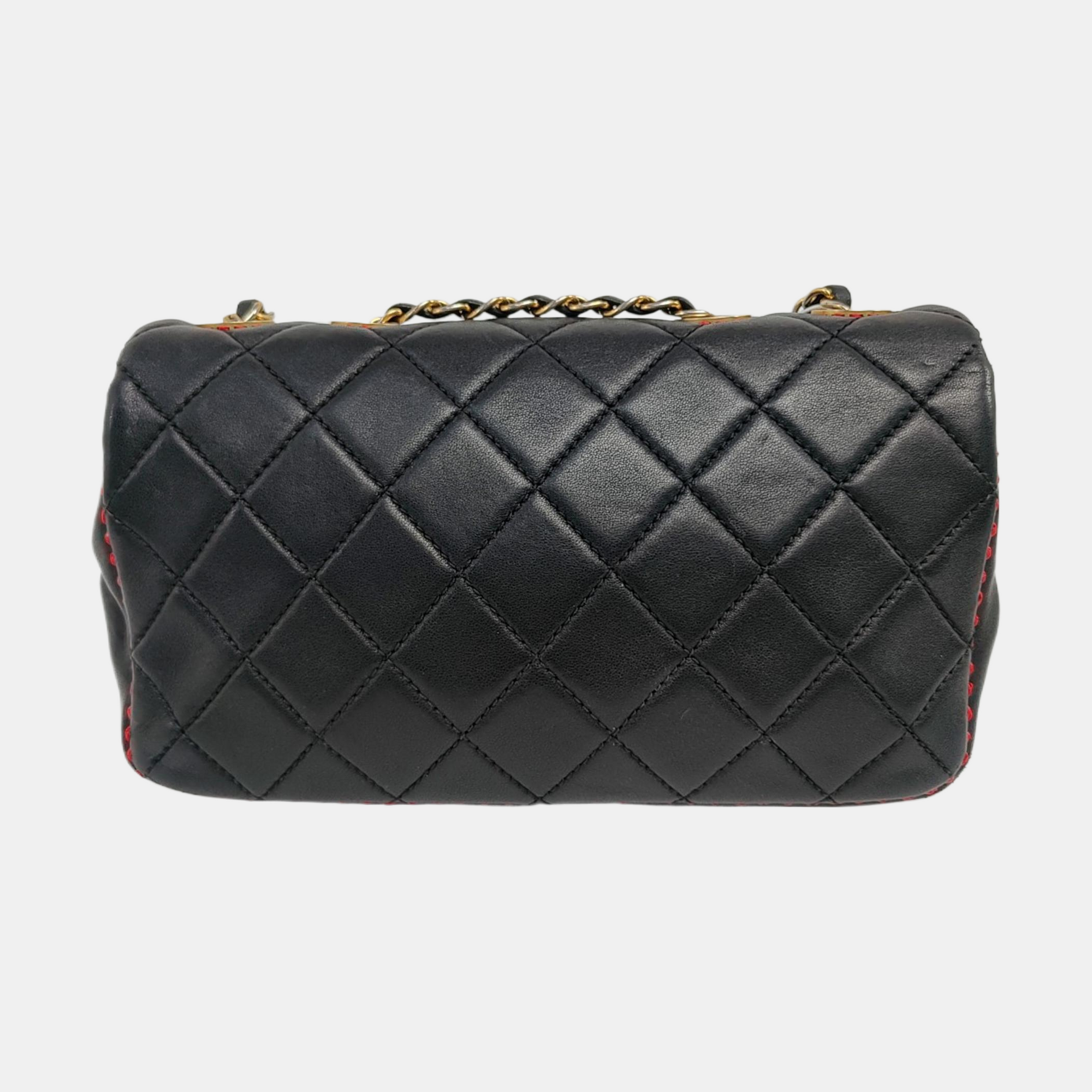 Authenticated pre-owned  Classic Flap Quilted Lambskin Black - Shoulder Bag at Looply