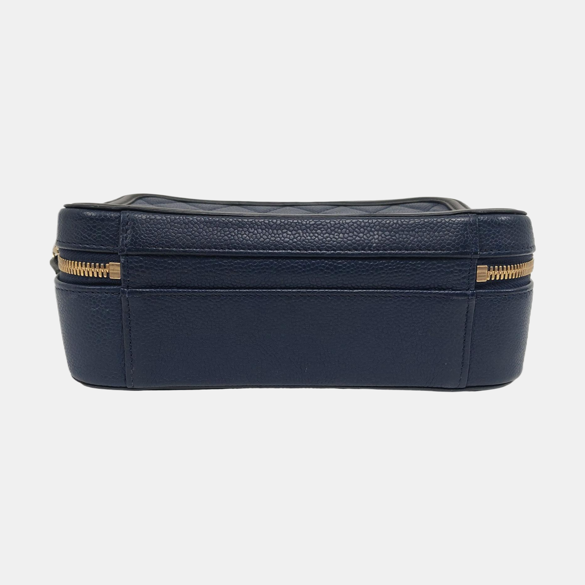 Authenticated pre-owned  Filigree Quilted Grained Calfskin Blue - Shoulder Bag at Looply