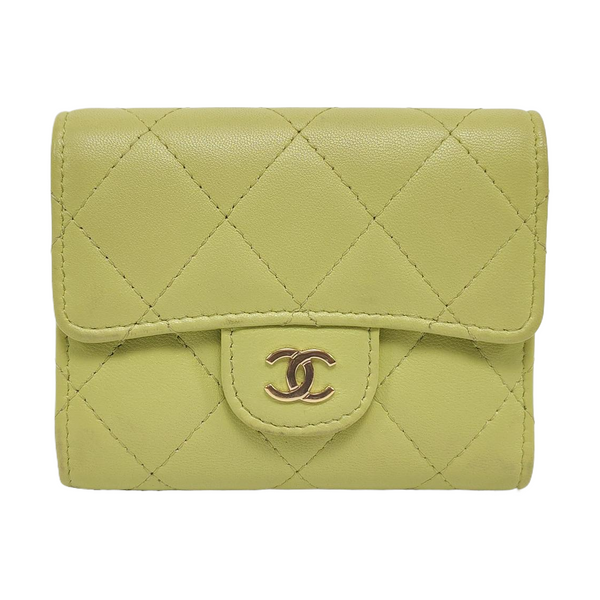 Authenticated pre-owned  Classic Flap Quilted Lambskin Green Wallet - Wallet at Looply