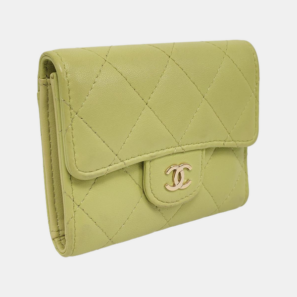 Authenticated pre-owned  Classic Flap Quilted Lambskin Green Wallet - Wallet at Looply