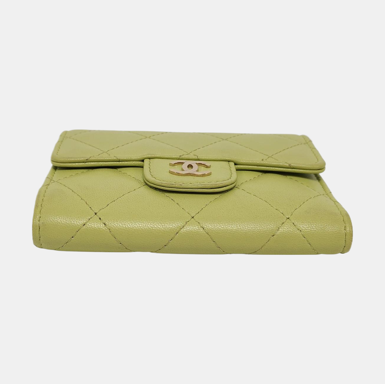 Authenticated pre-owned  Classic Flap Quilted Lambskin Green Wallet - Wallet at Looply