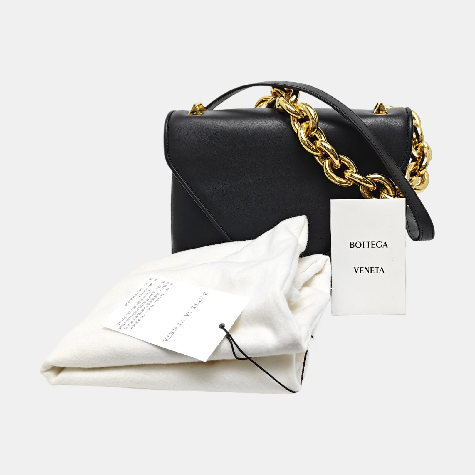 Authenticated pre-owned  Mount Calfskin Black - Shoulder Bag at Looply