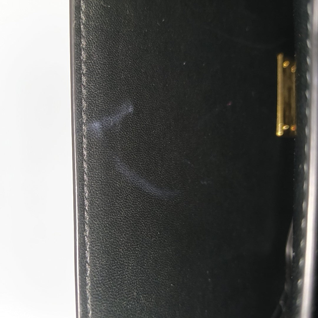 Authenticated pre-owned  Mount Calfskin Black - Shoulder Bag at Looply