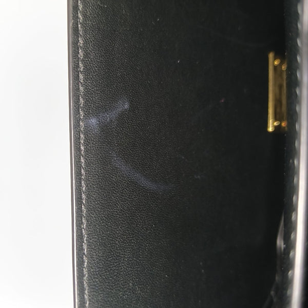 Authenticated pre-owned  Mount Calfskin Black - Shoulder Bag at Looply