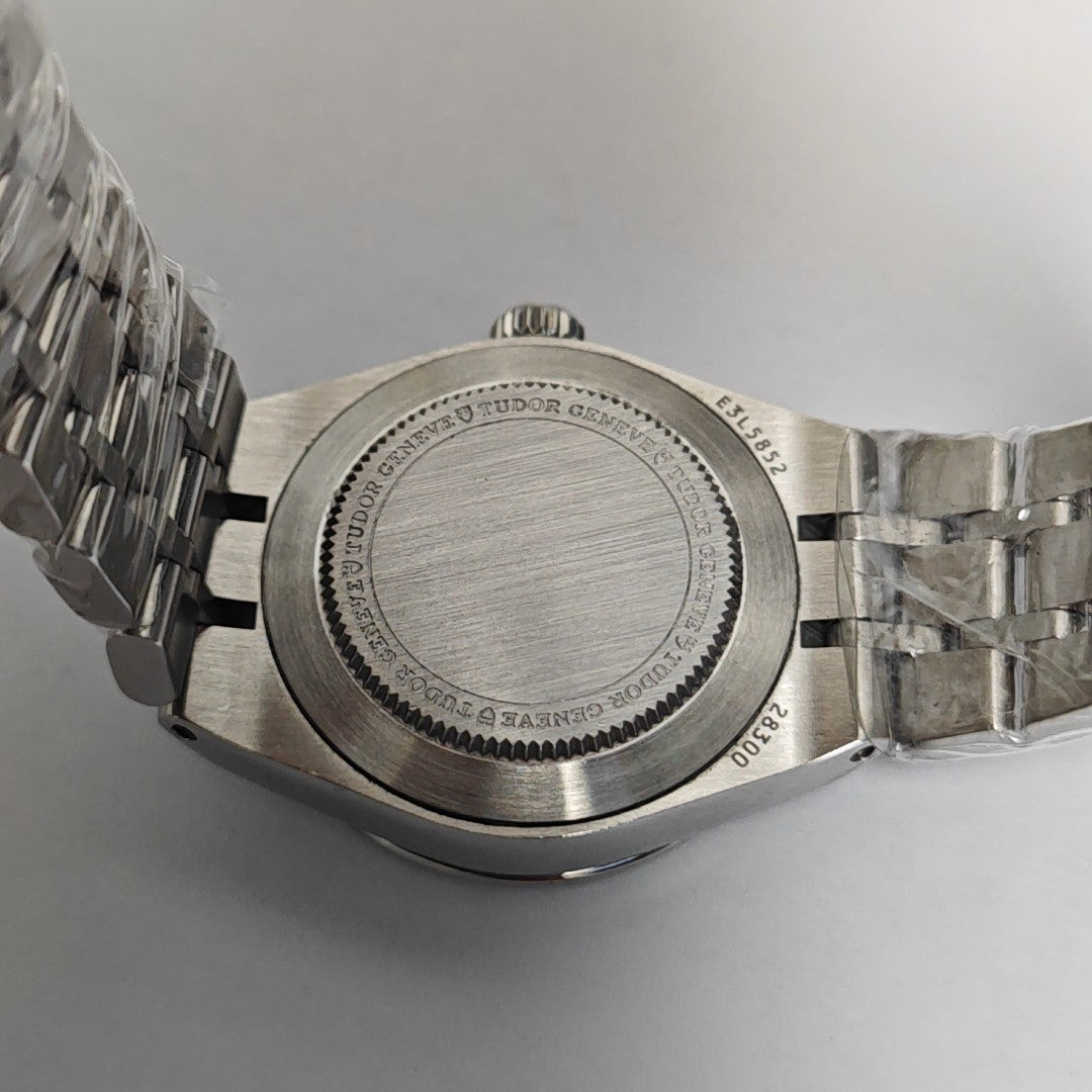 28mm Silver Automatic Watch