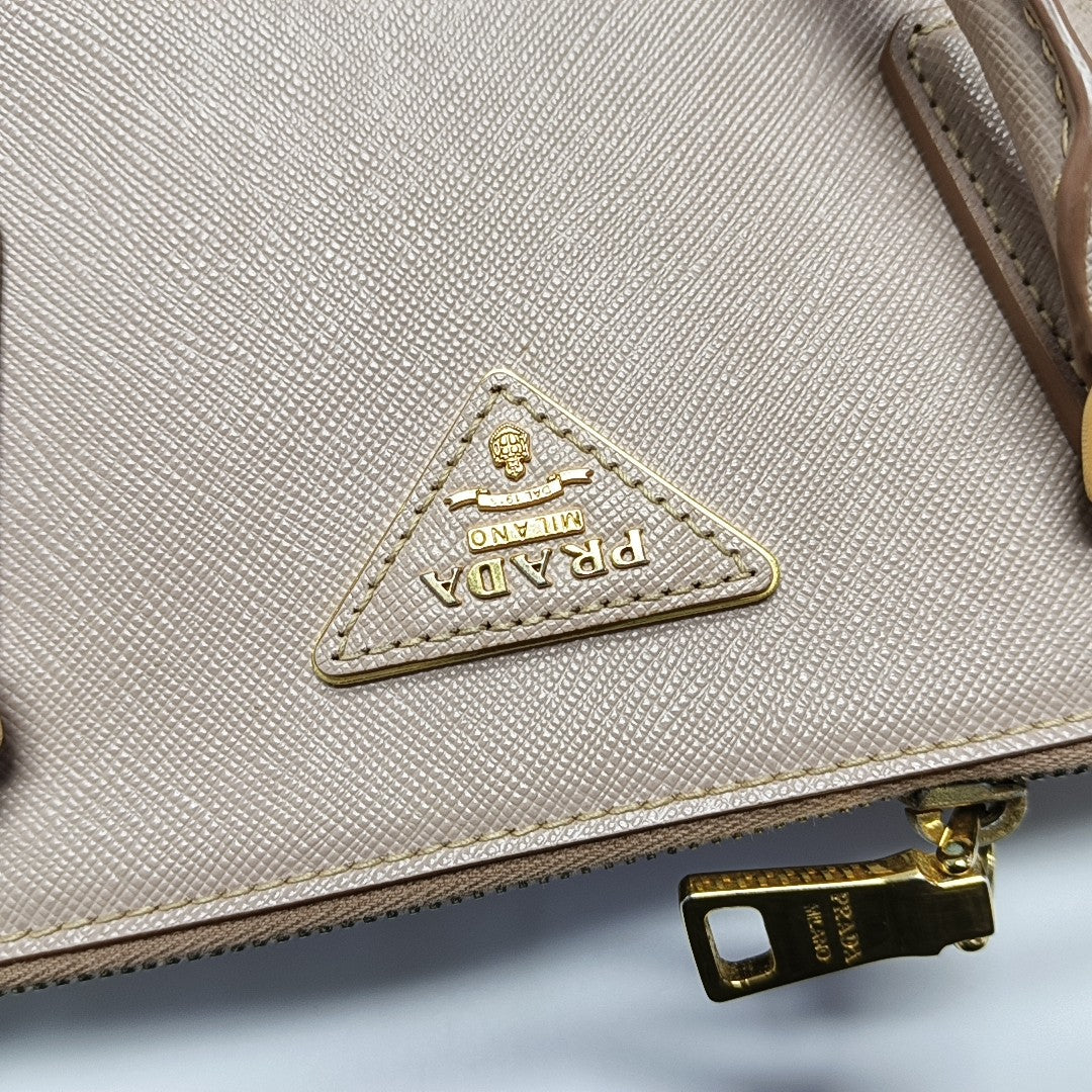 Galleria Medium Saffiano Calfskin Pink