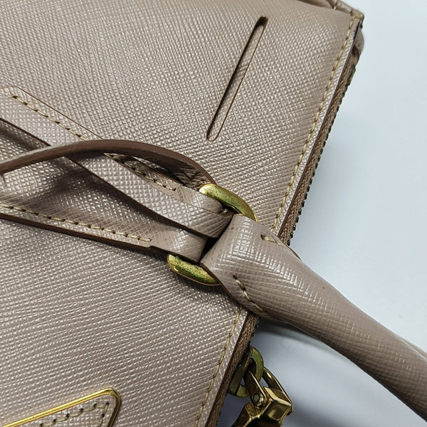 Galleria Medium Saffiano Calfskin Pink