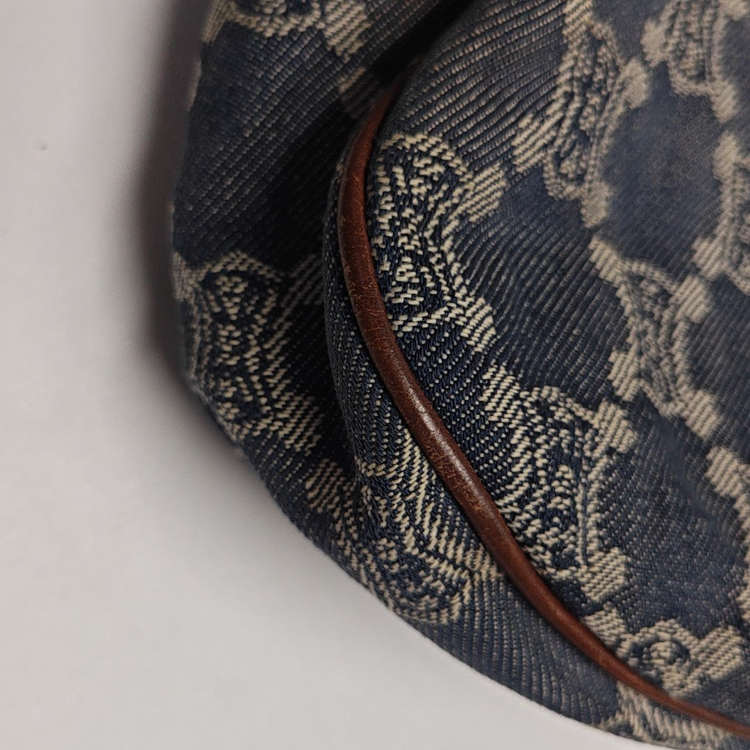 Canvas Blue