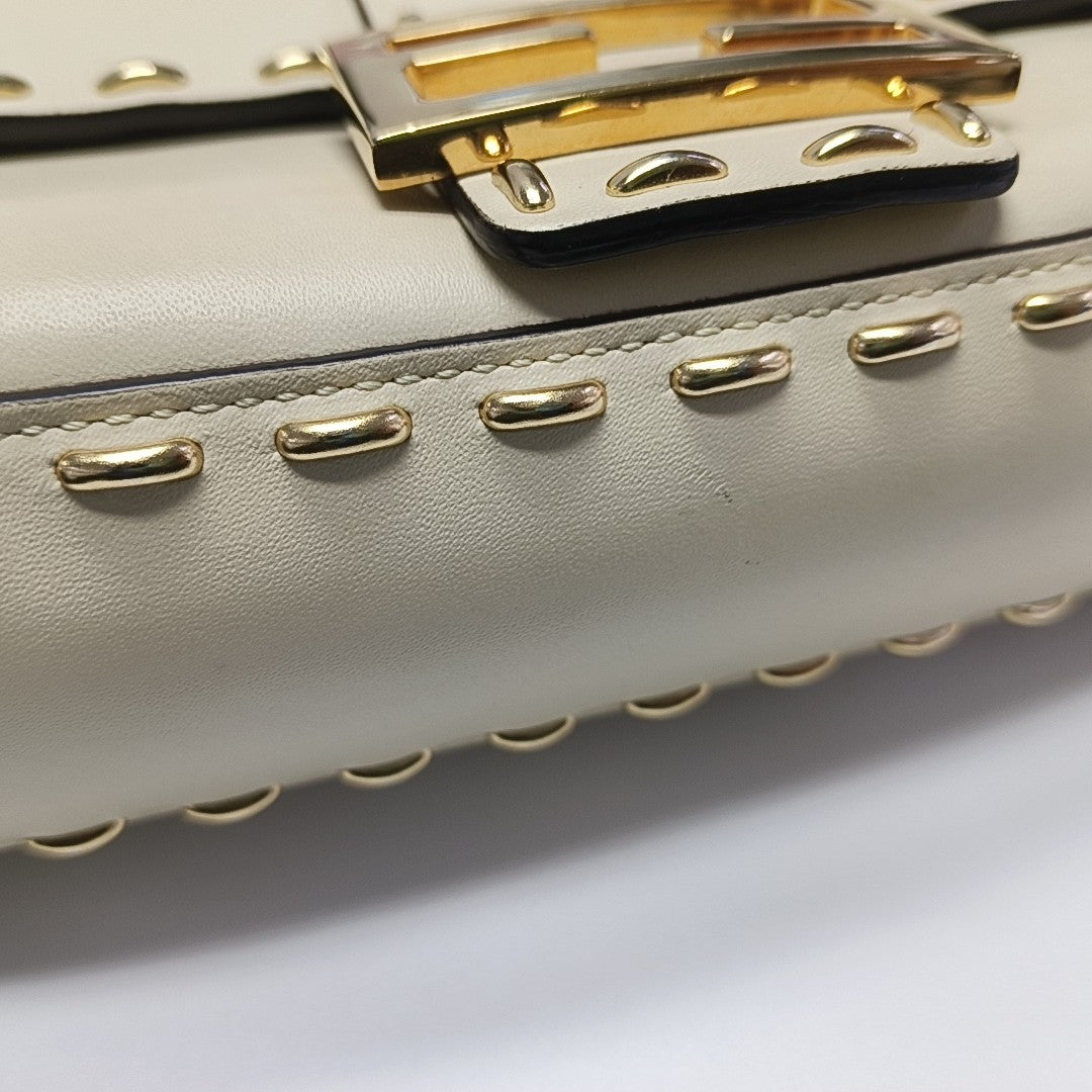 Baguette Medium Calfskin White