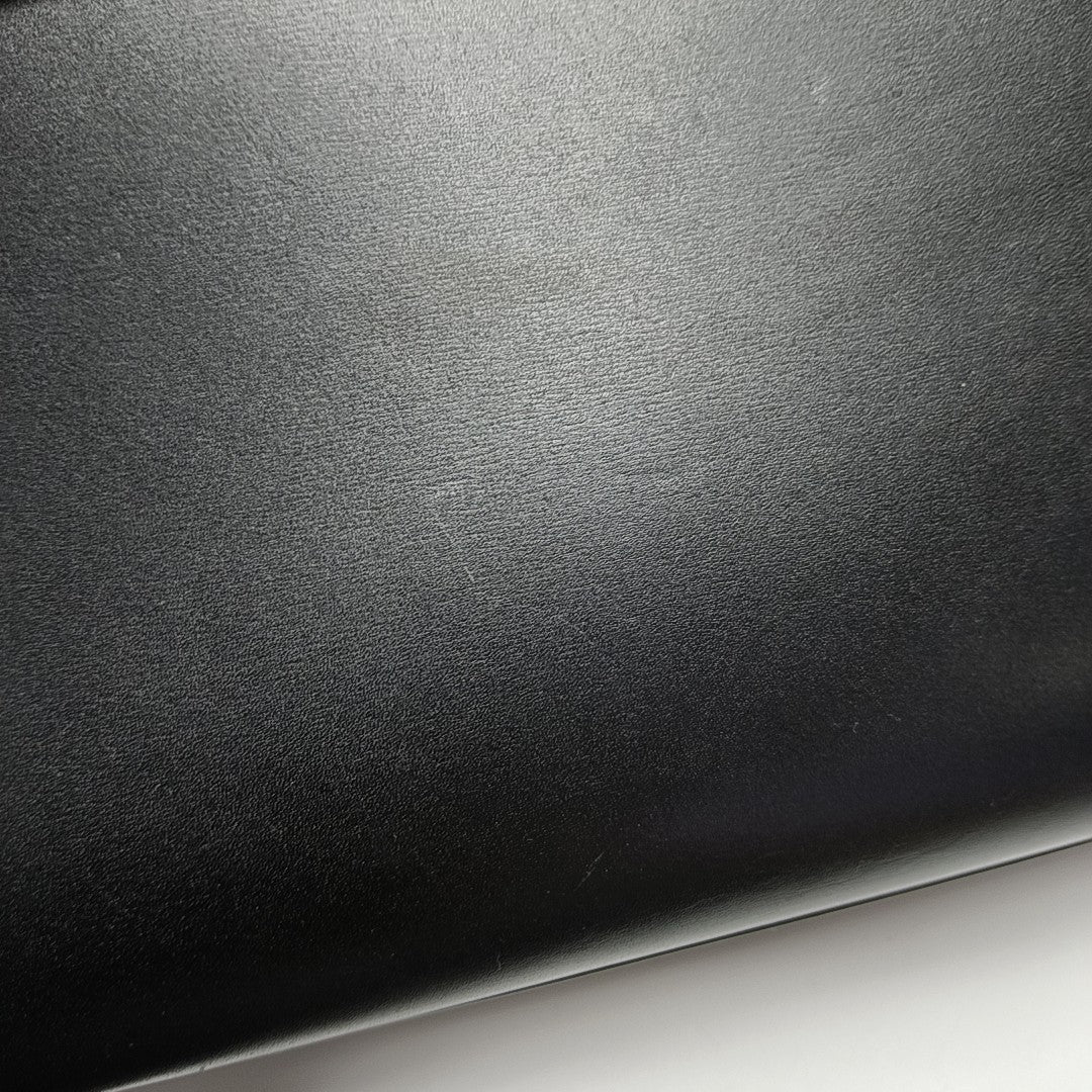 MANHATTAN Medium Calfskin Black