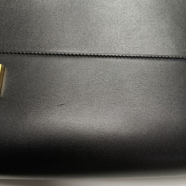 MANHATTAN Medium Calfskin Black