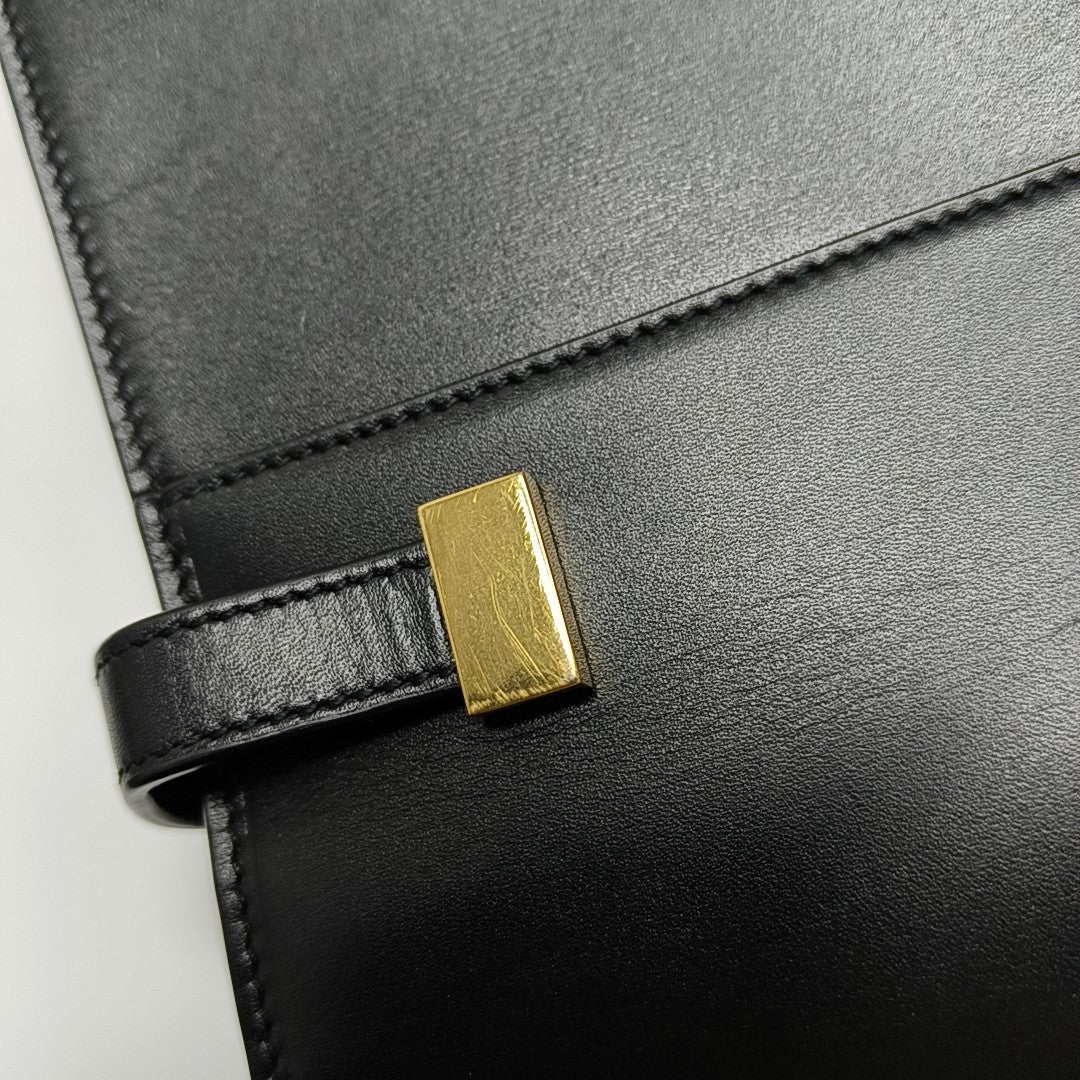 MANHATTAN Medium Calfskin Black