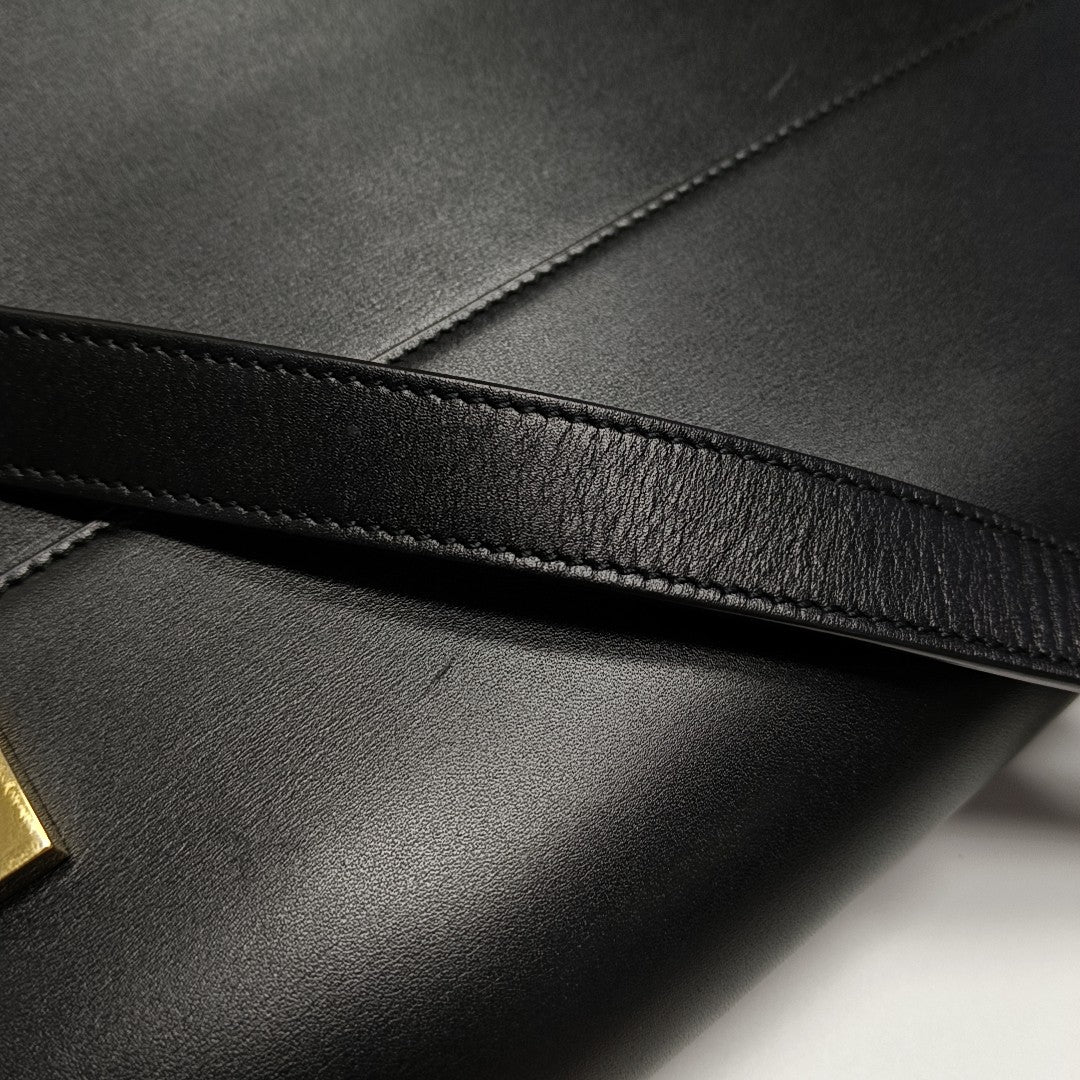 MANHATTAN Medium Calfskin Black