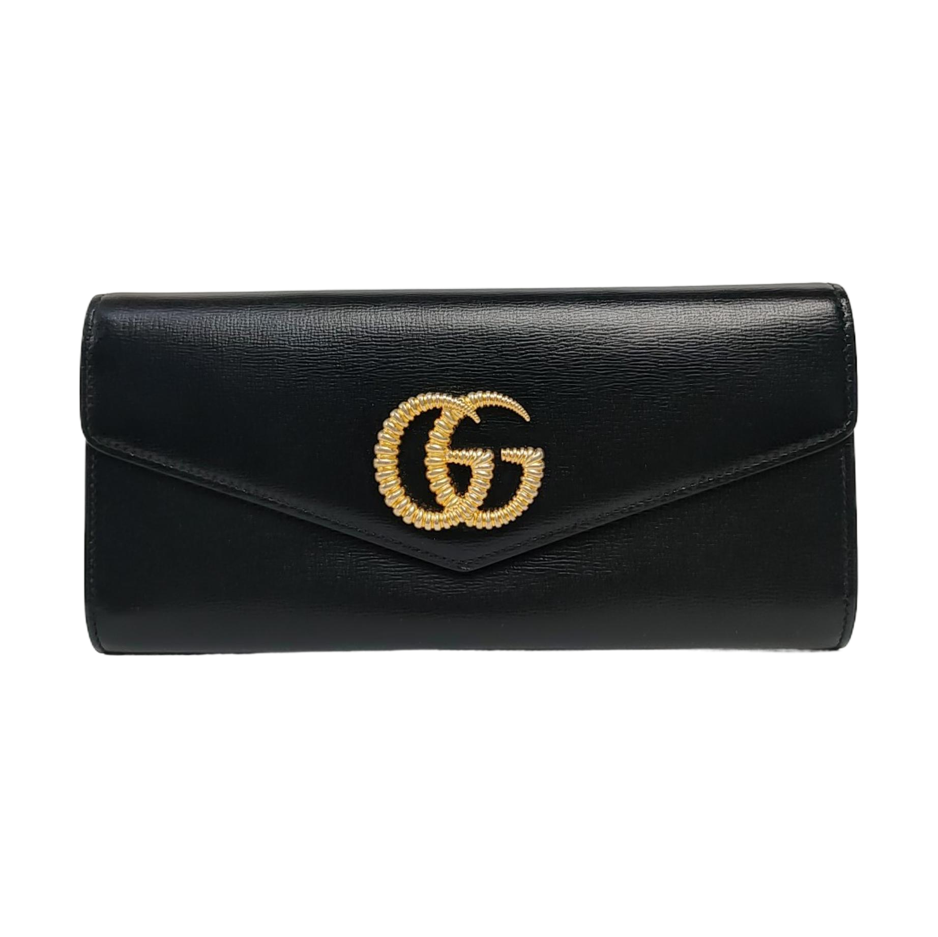 Authenticated pre-owned  GG Marmont Calfskin Black - Clutch at Looply