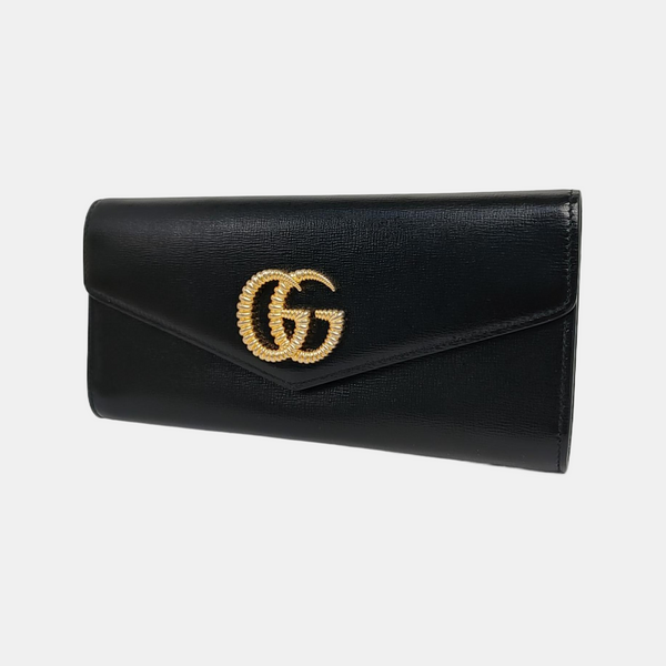 Authenticated pre-owned  GG Marmont Calfskin Black - Clutch at Looply