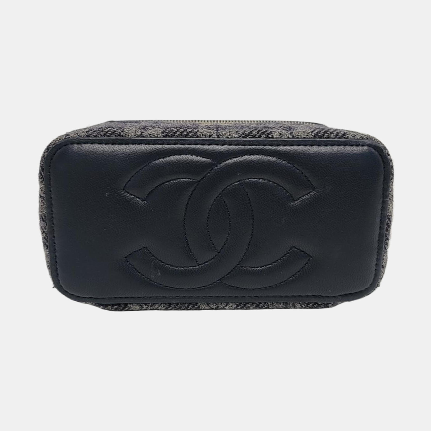 Authenticated pre-owned  Vanity Case Quilted Wool Blue - Shoulder Bag at Looply