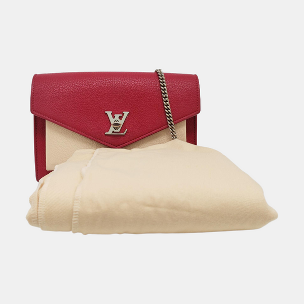 Authenticated pre-owned  Lockme Calfskin Red - Shoulder Bag at Looply