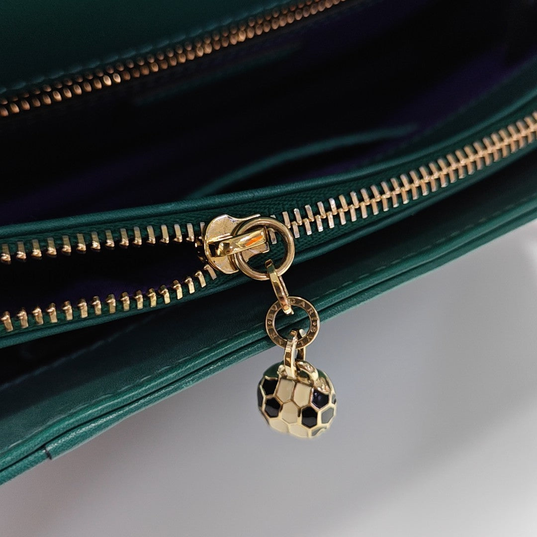 SERPENTI FOREVER Medium Calfskin Green