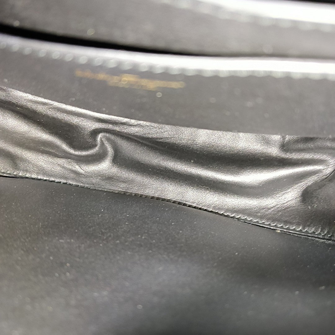 Vela Calfskin Black