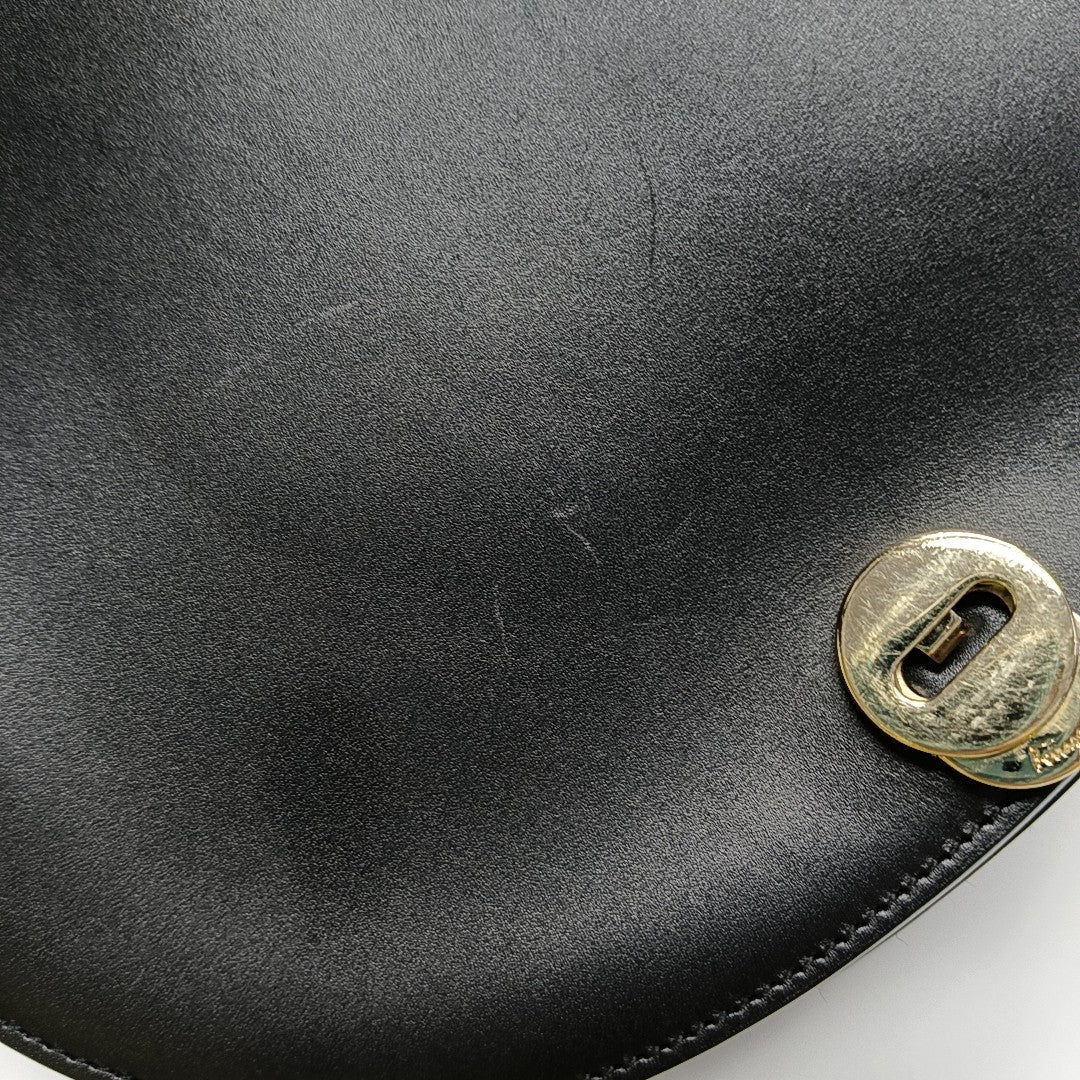 Vela Calfskin Black