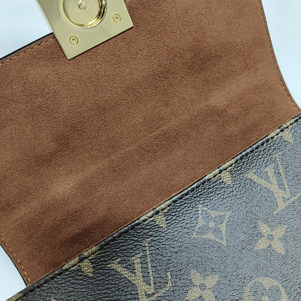 Authenticated pre-owned  Locky BB Monogram Coated Canvas Brown - Shoulder Bag at Looply