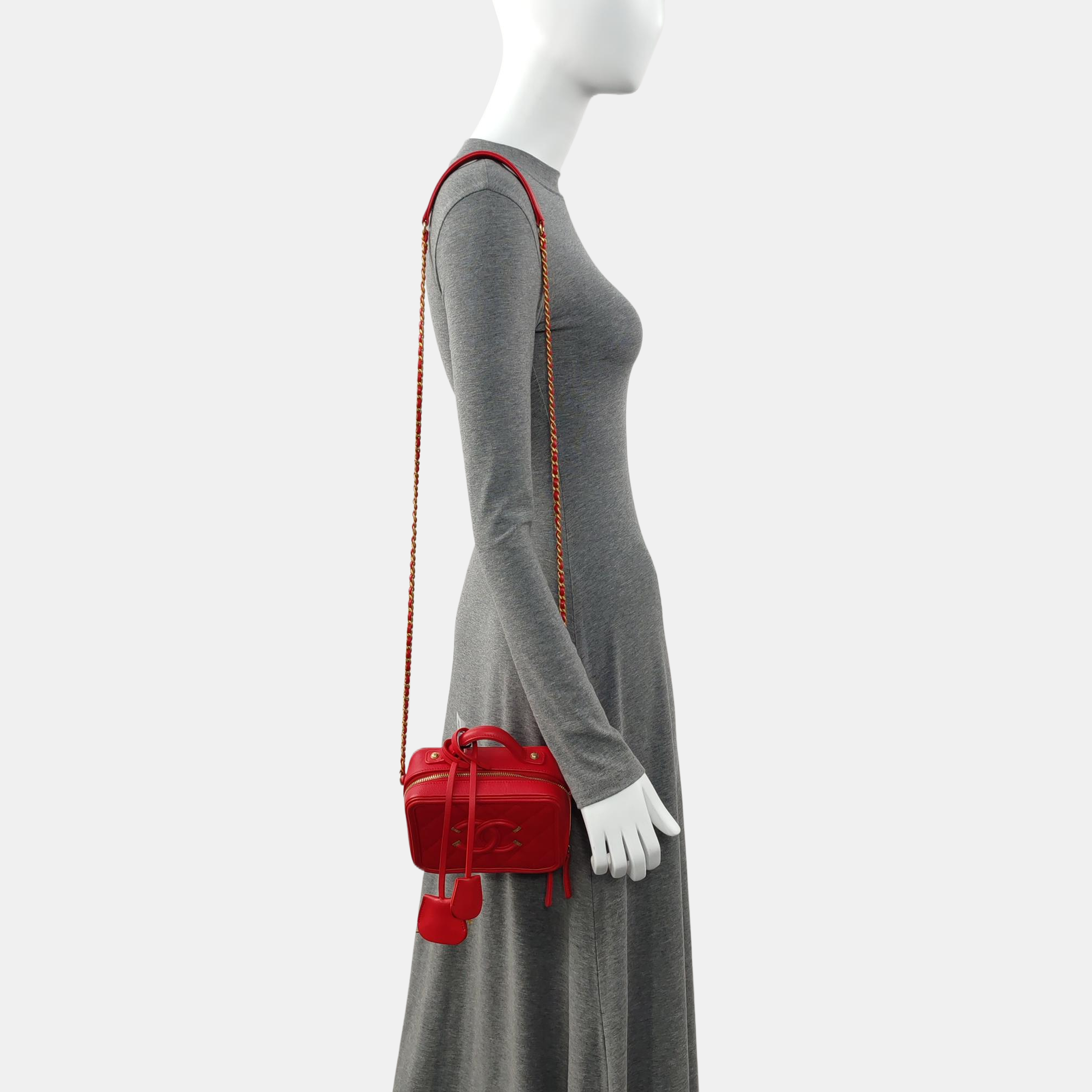 Authenticated pre-owned  Filigree Small Quilted Grained Calfskin Red - Shoulder Bag at Looply
