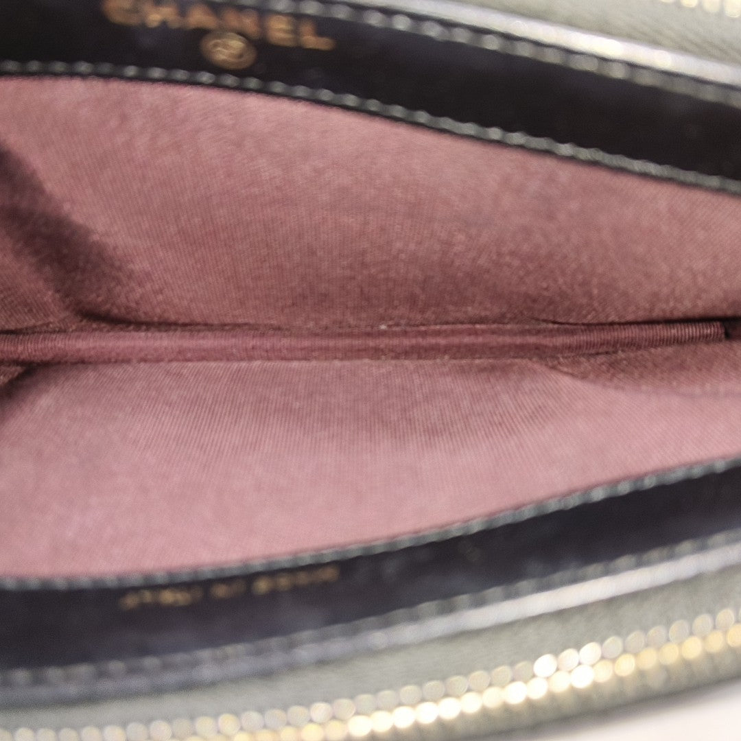 Authenticated pre-owned  2.55 Quilted Calfskin Black - Shoulder Bag at Looply