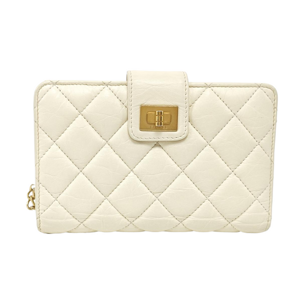 Authenticated pre-owned  2.55 Quilted Calfskin White Wallet - Wallet at Looply