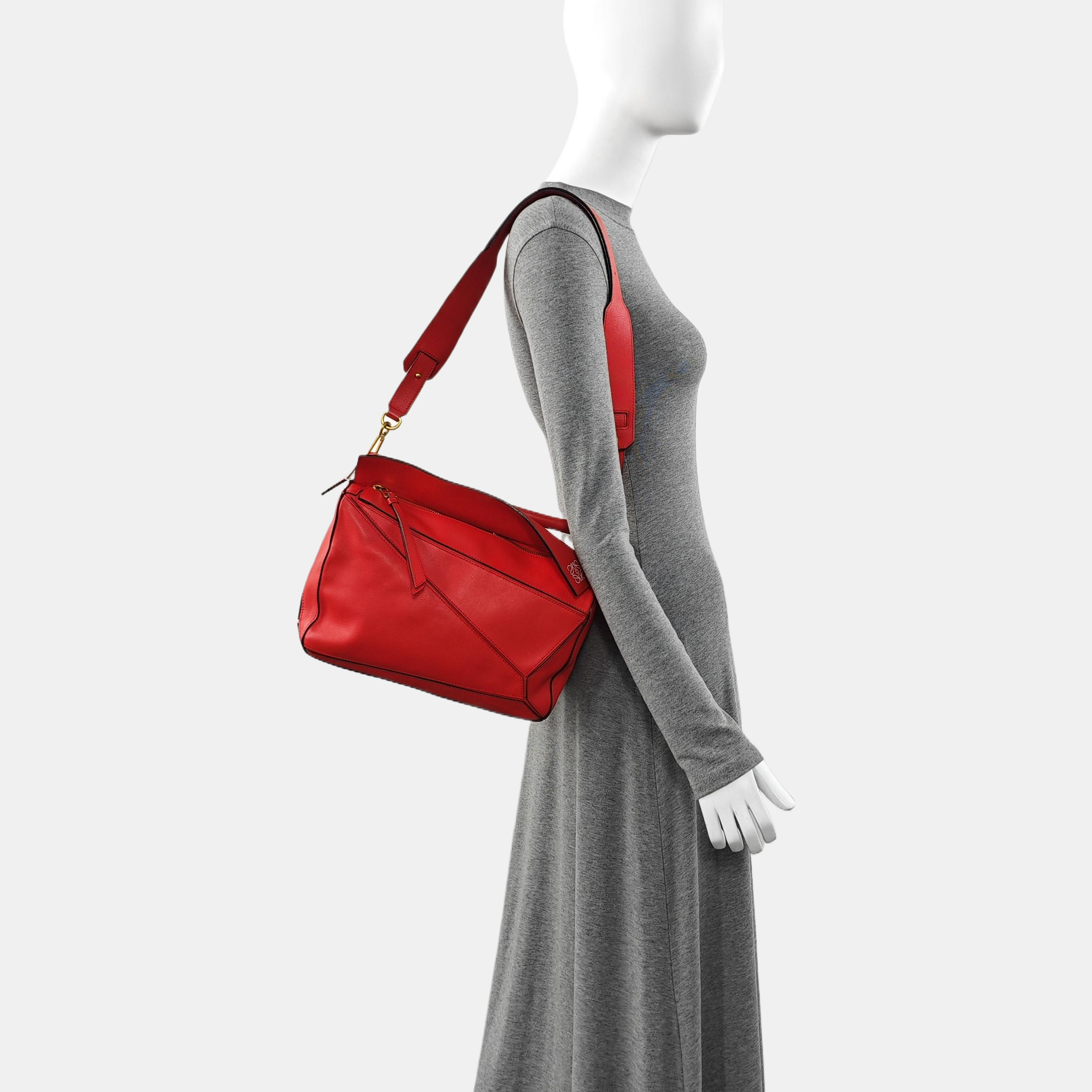 Authenticated pre-owned  Puzzle Small Calfskin Red - Shoulder Bag at Looply