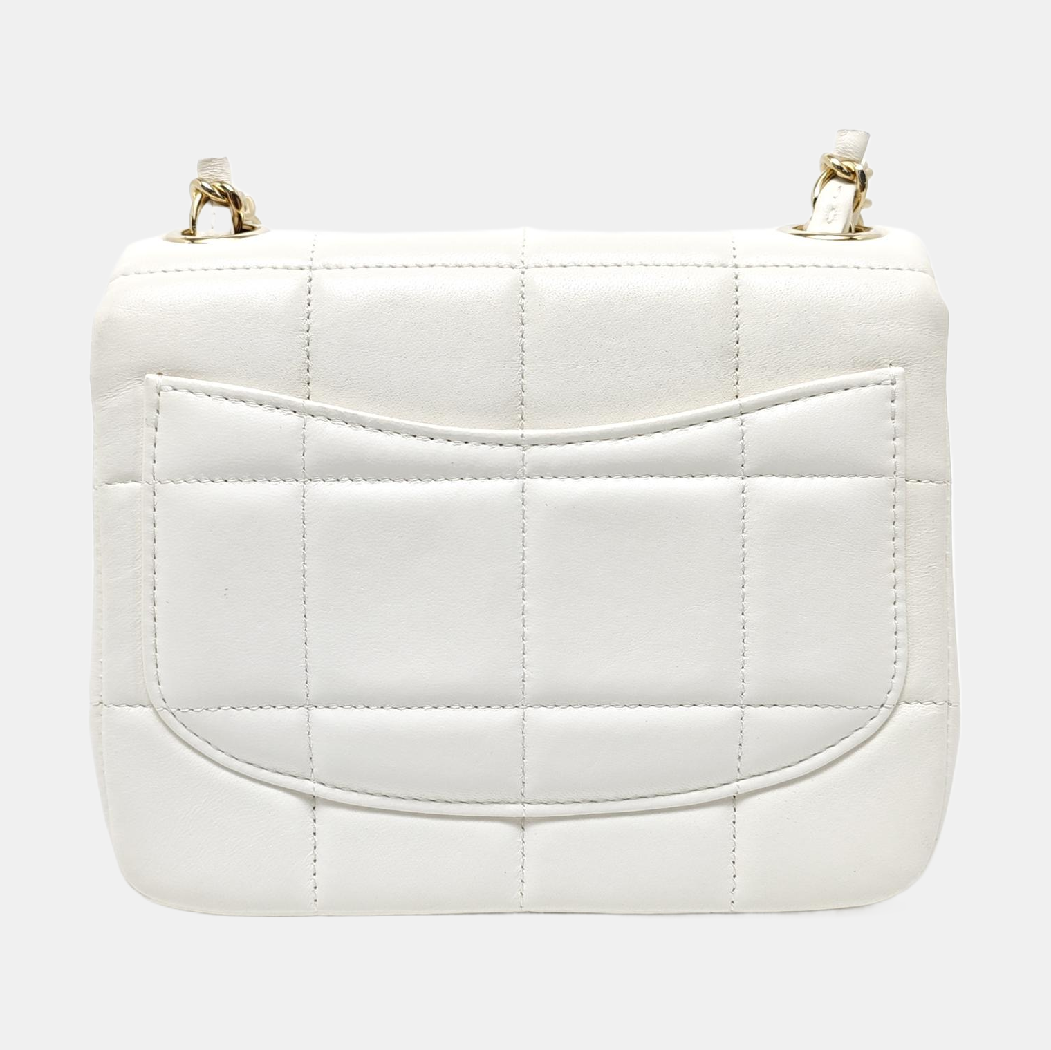 Authenticated pre-owned  Classic Flap Lambskin White - Shoulder Bag at Looply