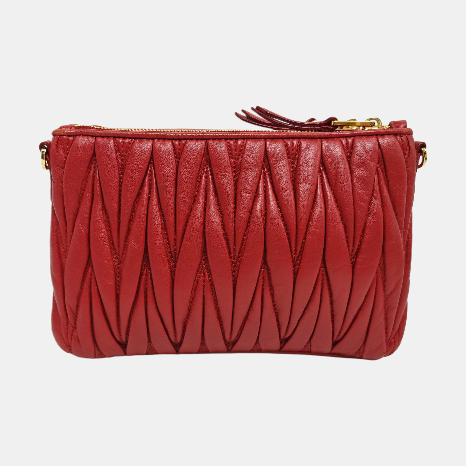 Authenticated pre-owned  Matelassé Lambskin Red - Shoulder Bag at Looply