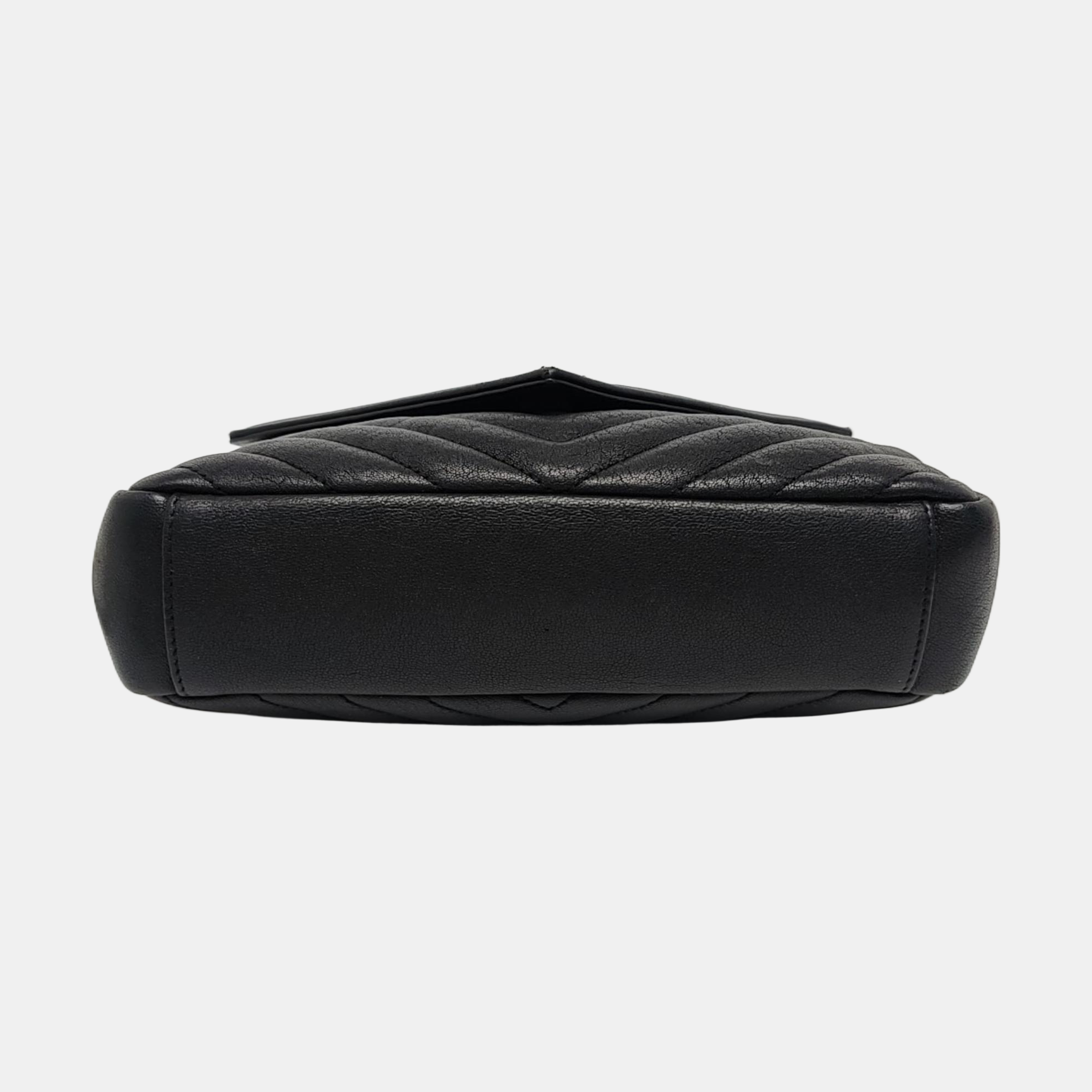 COLLEGE Medium Chevron Lambskin Black
