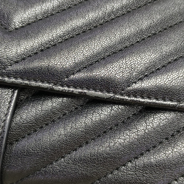 COLLEGE Medium Chevron Lambskin Black