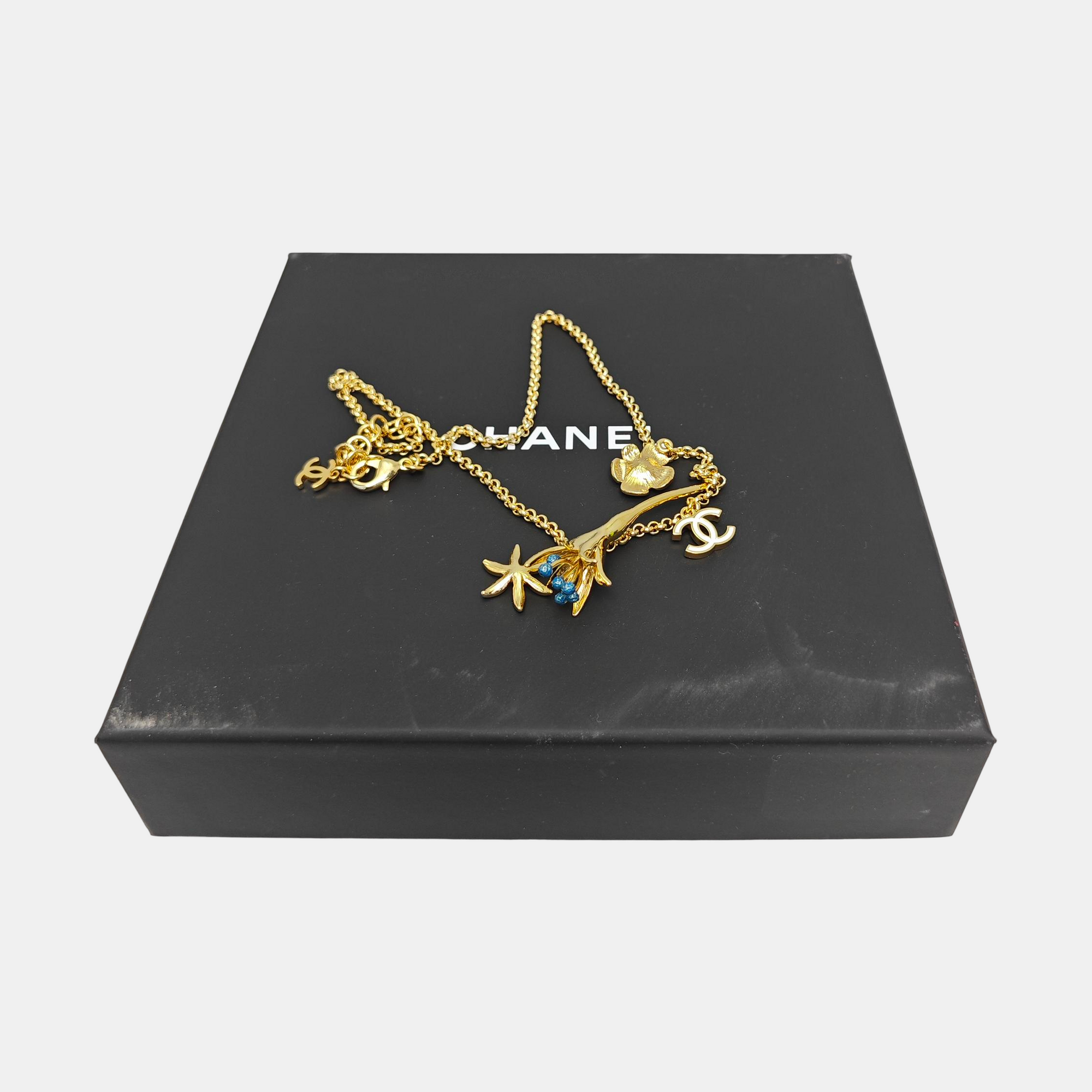 Authenticated pre-owned  Gold-Tone Metal Necklace - Necklace at Looply