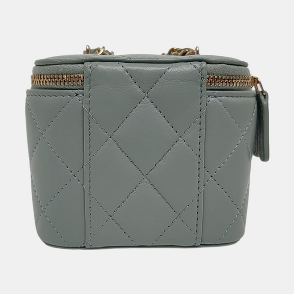 Authenticated pre-owned  Vanity Case Quilted Lambskin Green - Shoulder Bag at Looply
