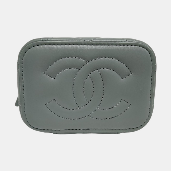 Authenticated pre-owned  Vanity Case Quilted Lambskin Green - Shoulder Bag at Looply