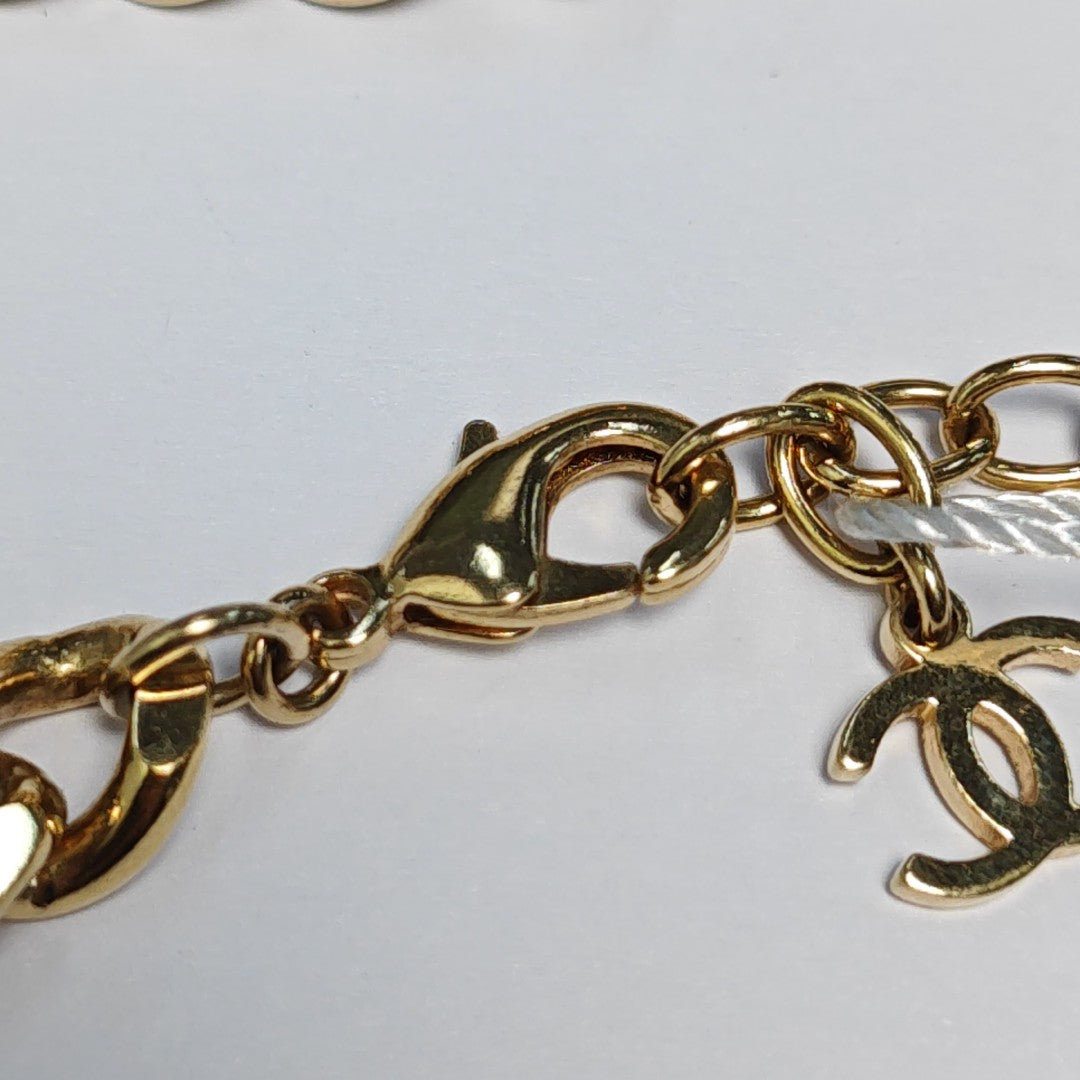 Authenticated pre-owned  Gold-Tone Metal Necklace - Necklace at Looply