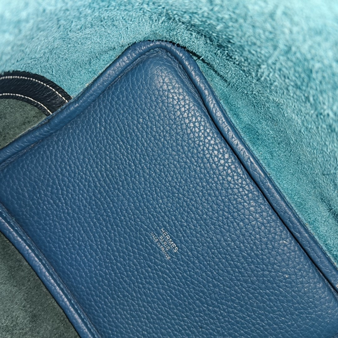 Authenticated pre-owned  Picotin Lock 18 Clemence Multicolor - Top Handle Bag at Looply