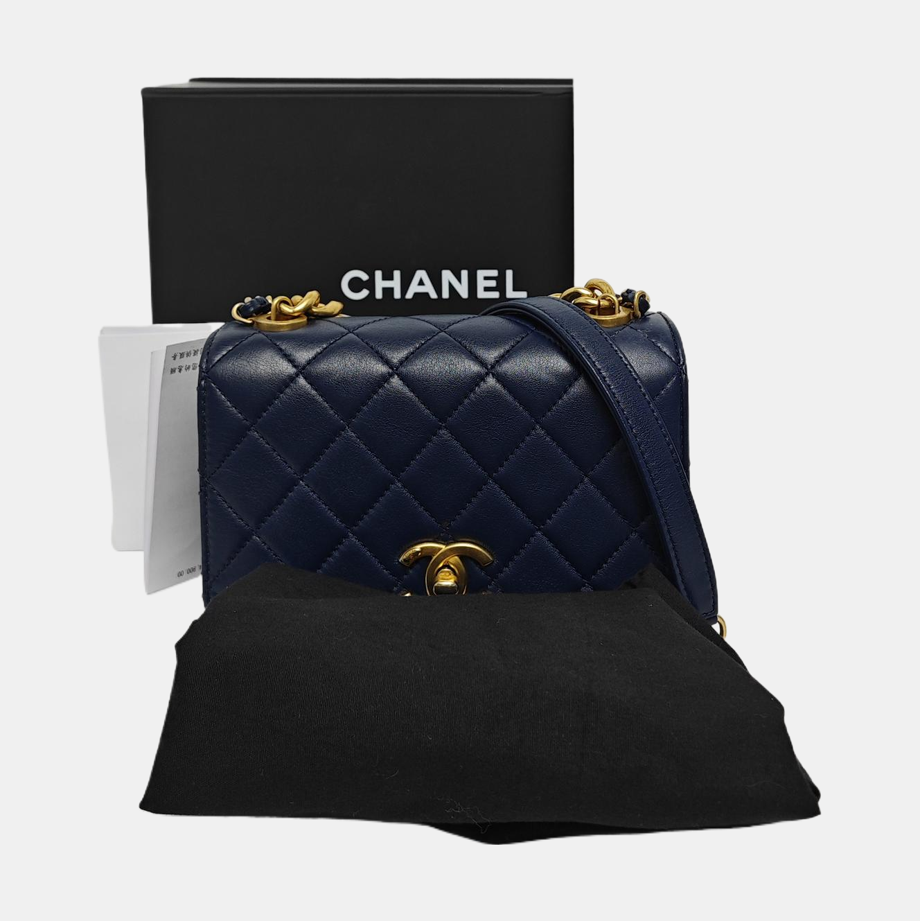 Authenticated pre-owned  Classic Flap Quilted Calfskin Blue - Shoulder Bag at Looply