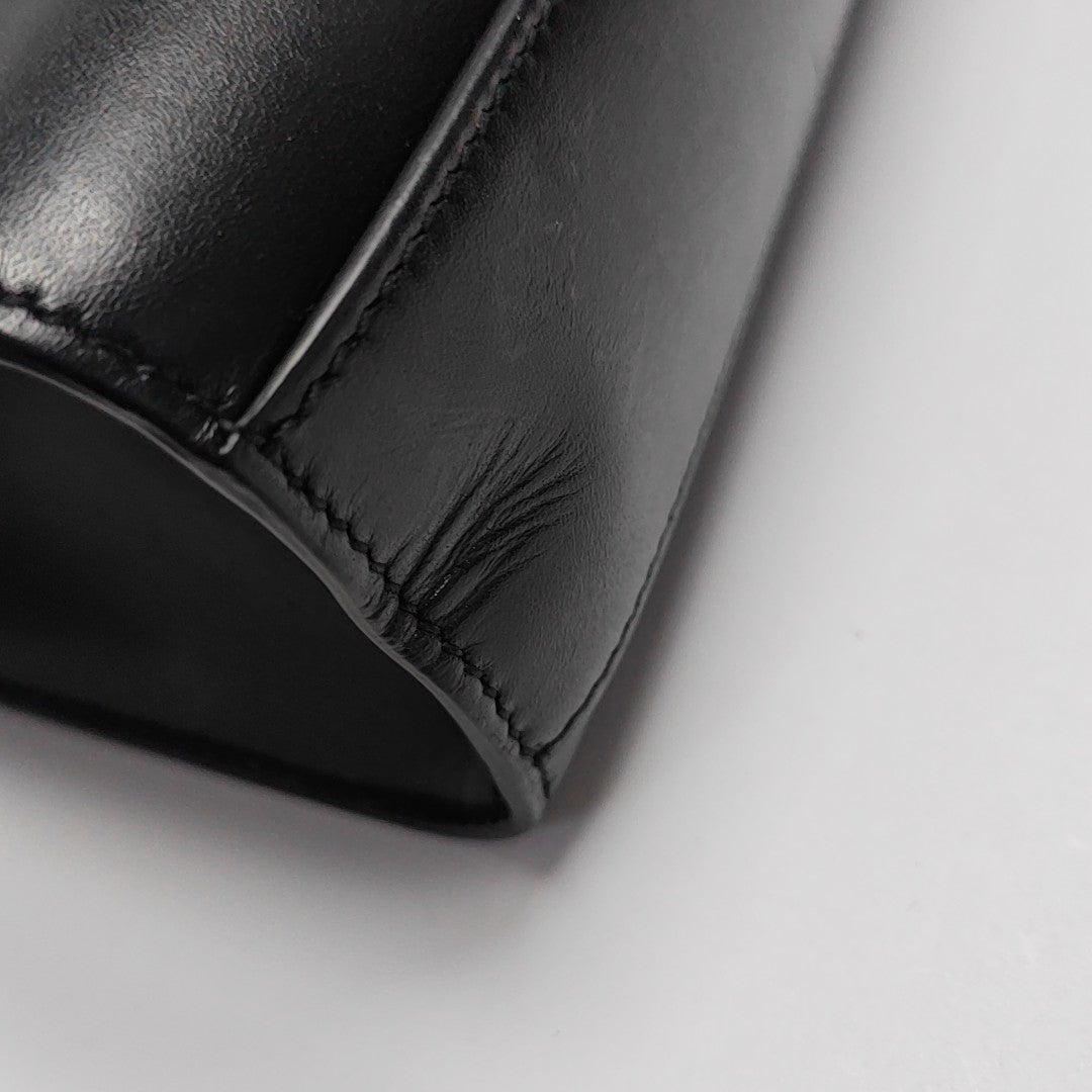 MANHATTAN Medium Calfskin Black