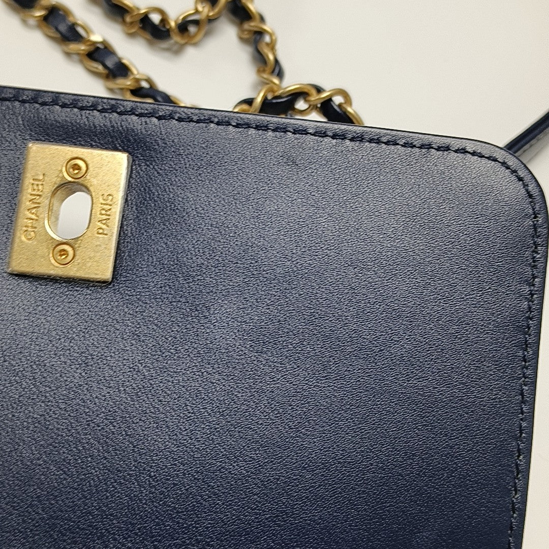 Authenticated pre-owned  Classic Flap Quilted Calfskin Blue - Shoulder Bag at Looply