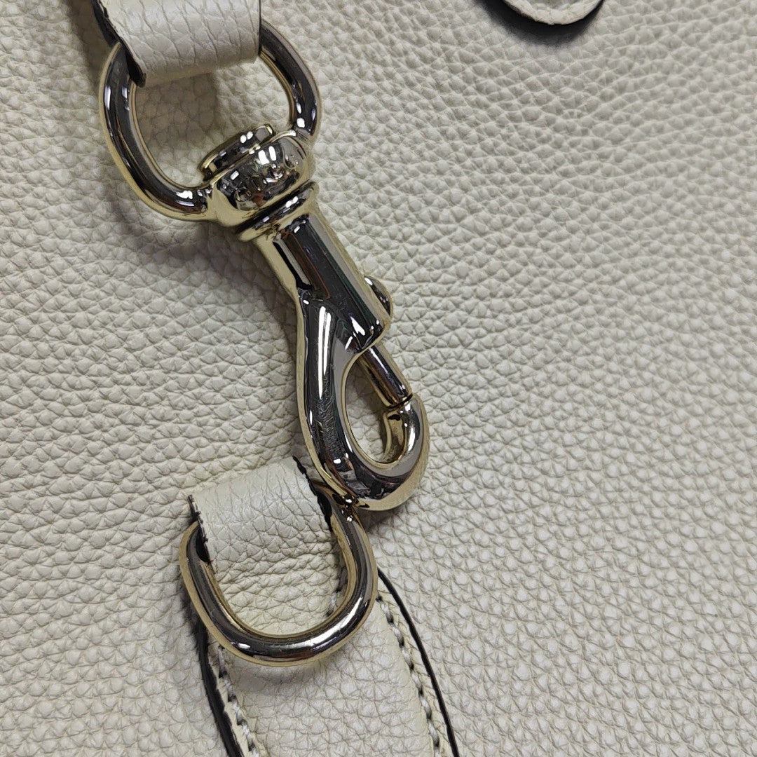 Authenticated pre-owned  Jackie 1961 Calfskin White - Shoulder Bag at Looply