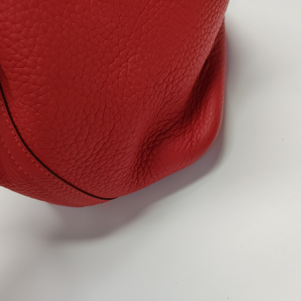 Authenticated pre-owned  Picotin Lock 22 Clemence Red - Top Handle Bag at Looply
