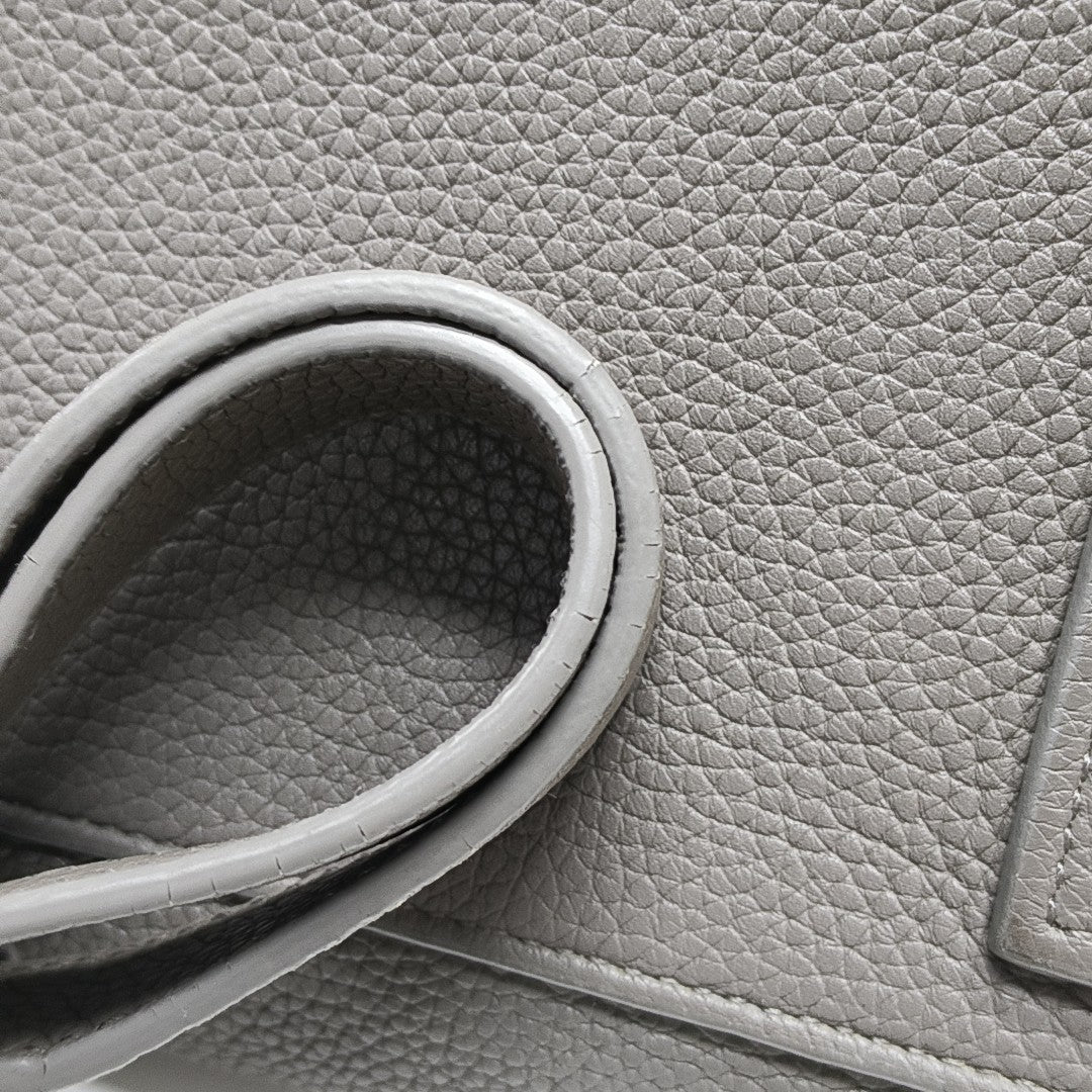 SAC DE JOUR Small Calfskin Gray