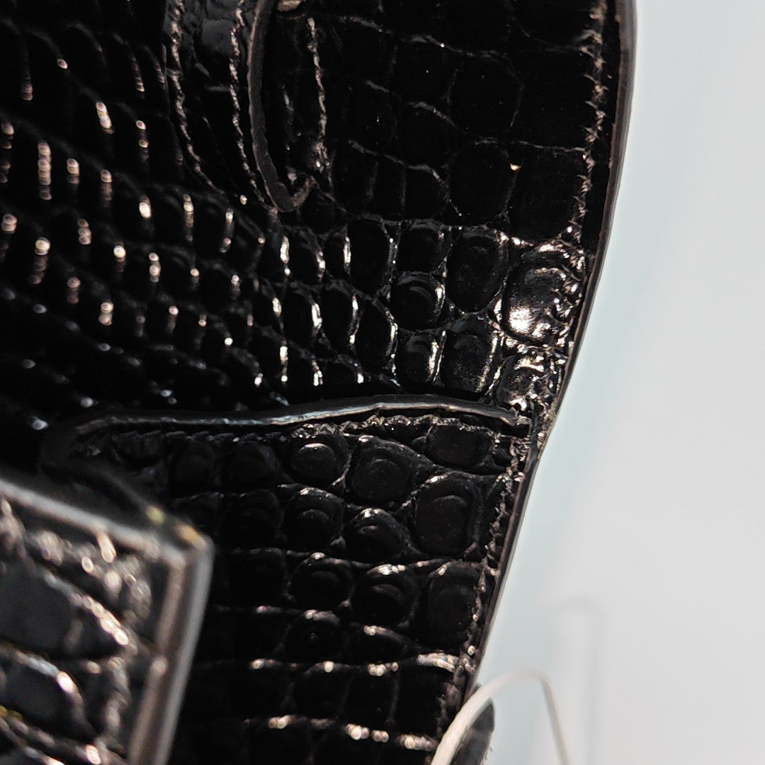 MANHATTAN Medium Calfskin Black