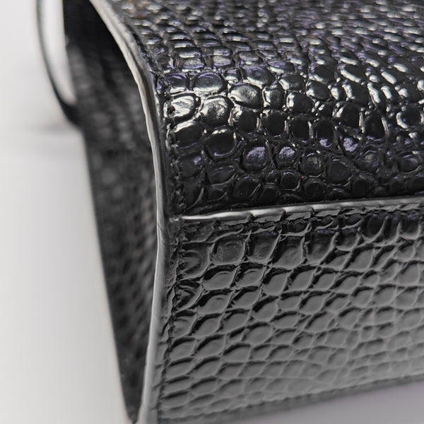 MANHATTAN Medium Calfskin Black