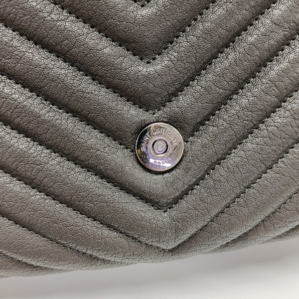COLLEGE Medium Chevron Lambskin Gray