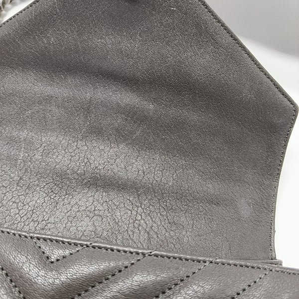 COLLEGE Medium Chevron Lambskin Gray