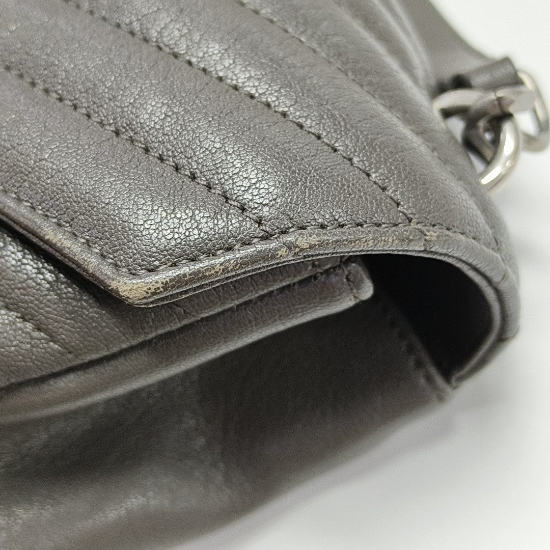 COLLEGE Medium Chevron Lambskin Gray